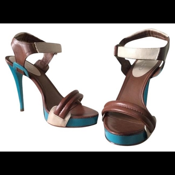 Helsingborg Pumps - Picture 4 of 4